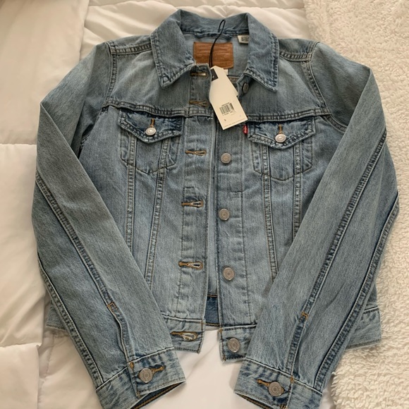 Levi’s Denim Jacket - Picture 5 of 6